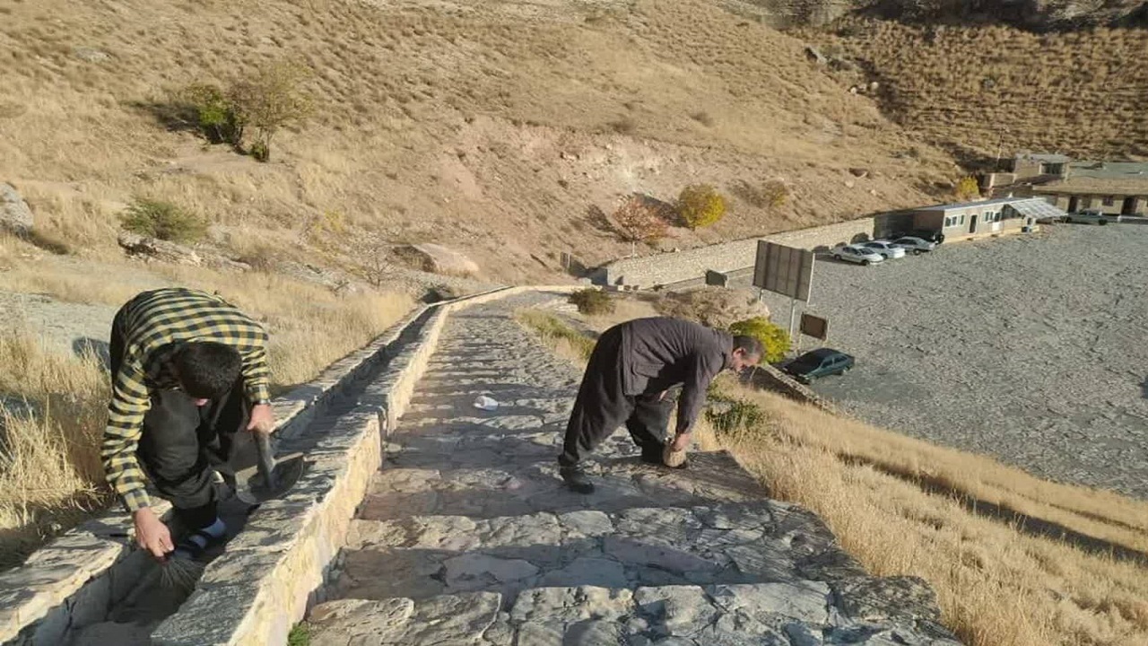 پاکسازی محوطه‌های تاریخی کردستان برای میزبانی از گردشگران
