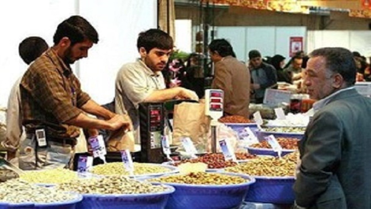 توزیع ۳ تن شکر و یک تن مرغ در نمایشگاه بهاره ساری