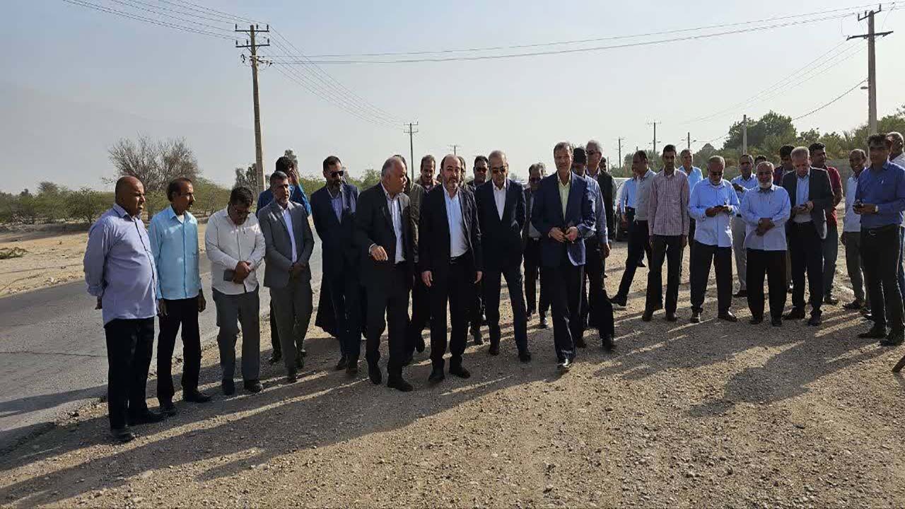 آغاز ساخت تعریض و بهسازی قطعه اول جاده شهر تازیان
