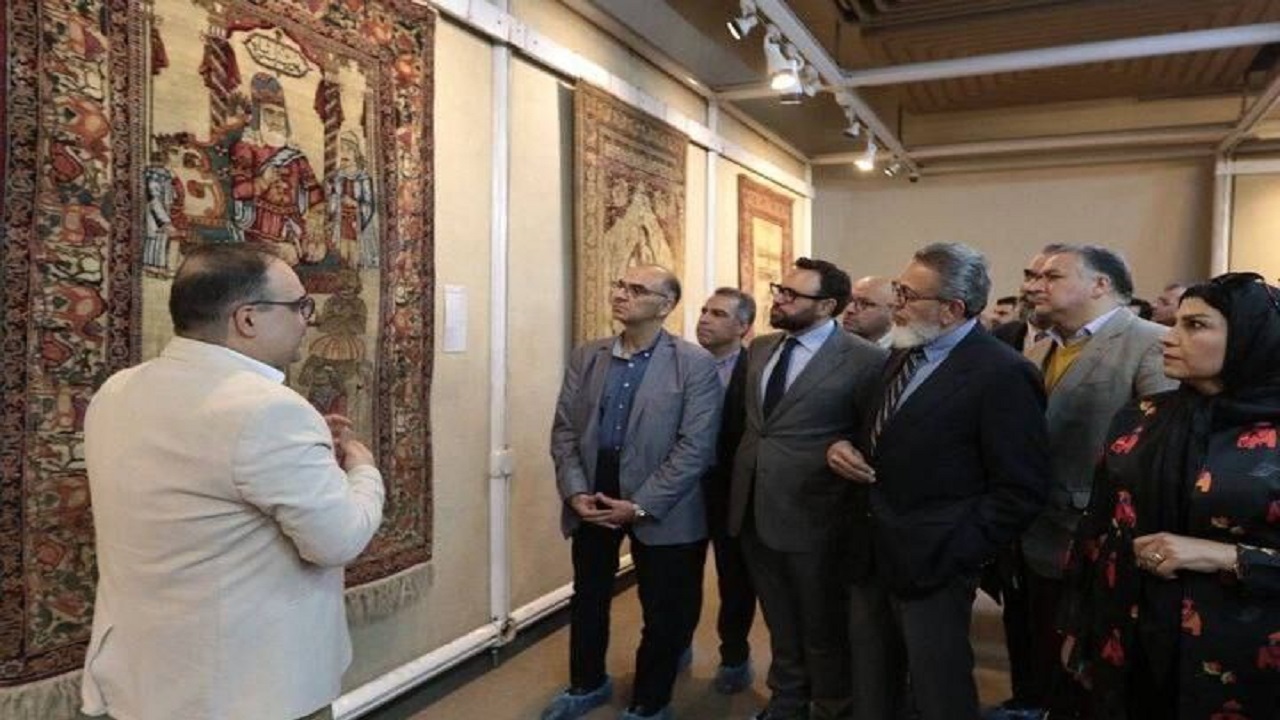 استقبال نوروزی موزه فرش با بزرگترین اثر گنجینه/ فرش تخت جمشید رونمایی شد