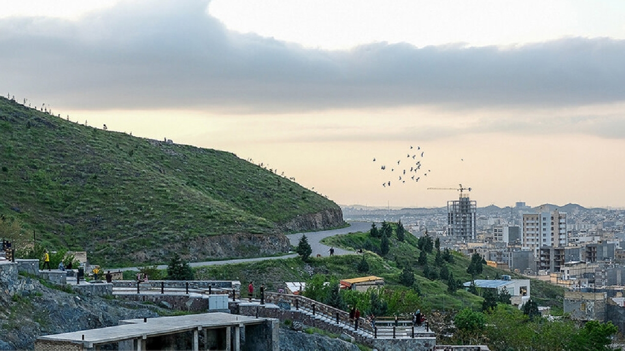 ارتفاعات مشهد باید حفظ و آبادتر شود