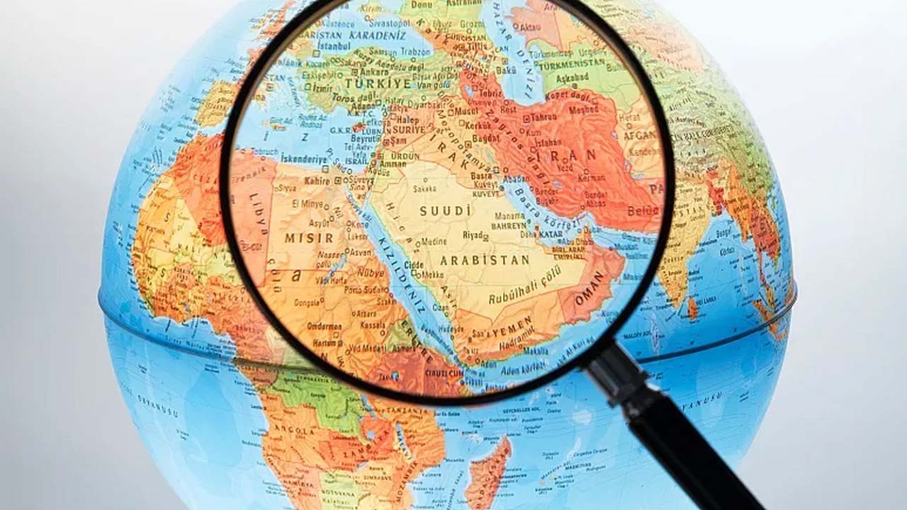 جهان در سال۱۴۰۲ چه تحولاتی را به خود دید؟