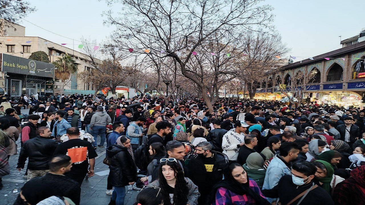 نگاهی به حال و هوای بازار بزرگ شهر تهران در قالب تصاویر
