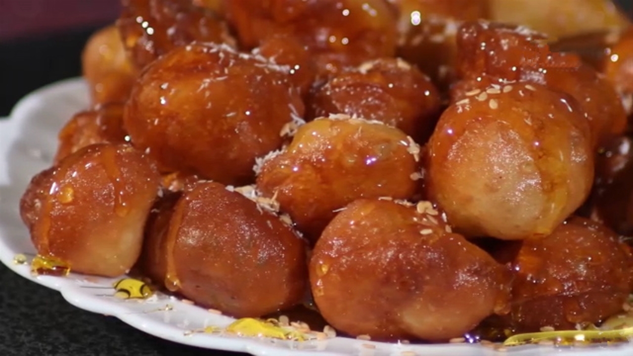 طرز تهیه شیرینی مخصوص ماه رمضان در هرمزگان + فیلم