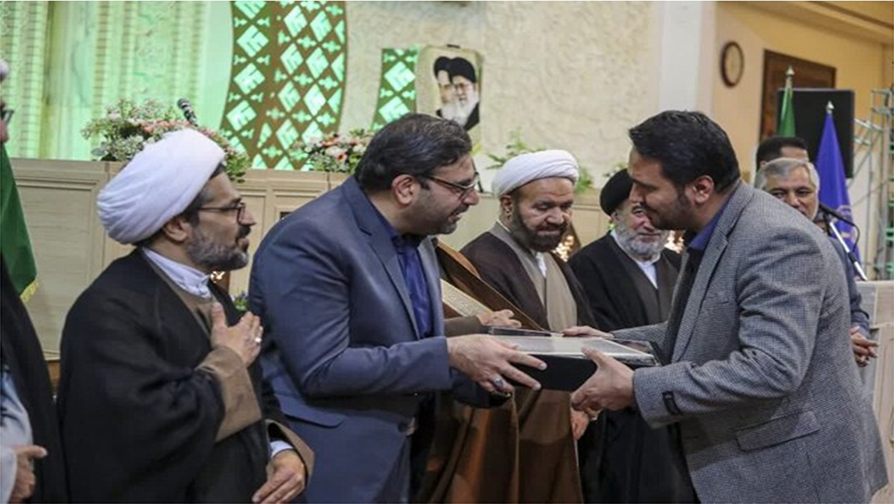 ۳۰۰ برگزیده جشنواره قرآنی باران وحی در فارس تجلیل شدند