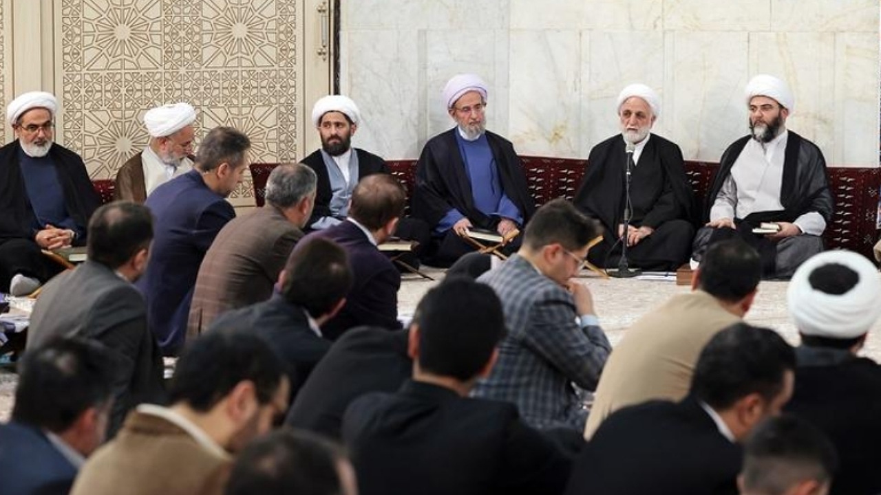 افراد زیادی که راهی زندان شده‌اند، به دامان قرآن پناه می‌برند