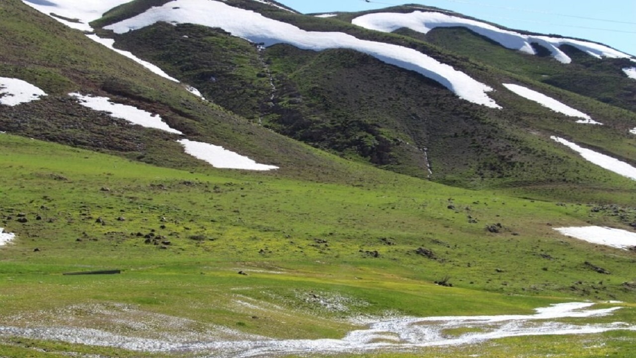 طبیعت روستای اوماسلان بخش موران در روز‌های پایانی سال + فیلم
