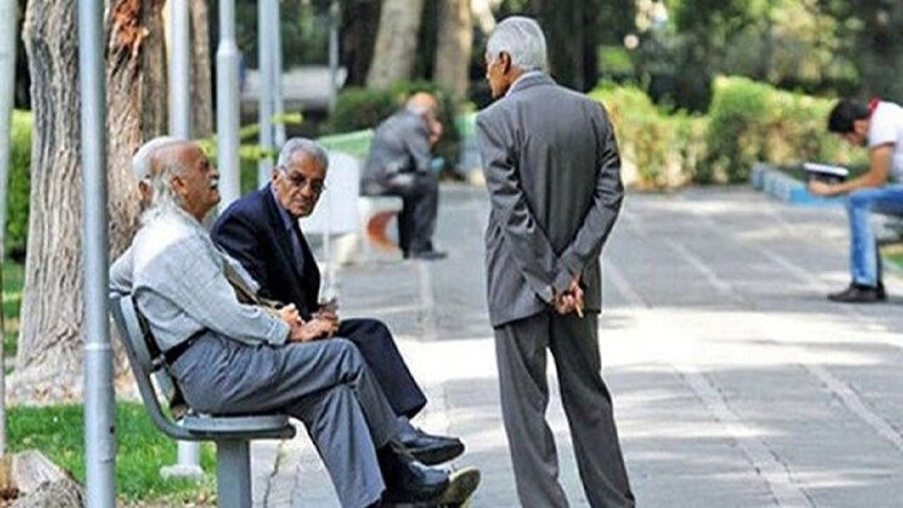 بازنشستگان سال ۱۴۰۰ آموزش و پرورش در انتظار پرداخت مابه التفاوت پاداش