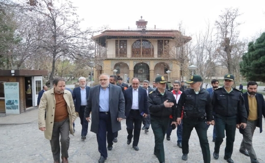 بازدید استاندار قزوین از پیاده راه سبزه میدان و موزه چهلستون
