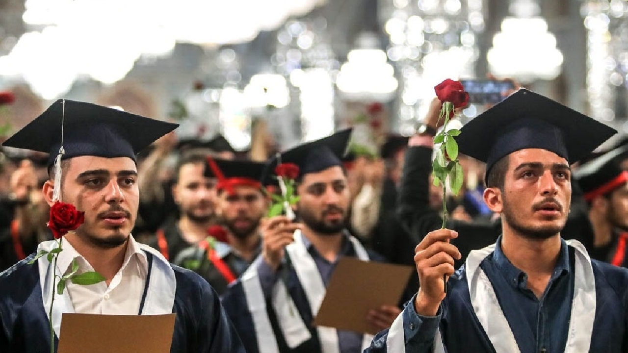 برگزاری جشن فارغ‌ التحصیلی دانش آموختگان غیر ایرانی در حرم مطهر رضوی