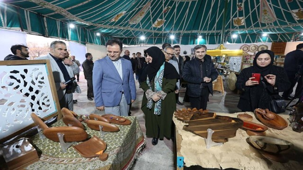 افتتاح بازارچه صنایع دستی در میدان مشاهیر