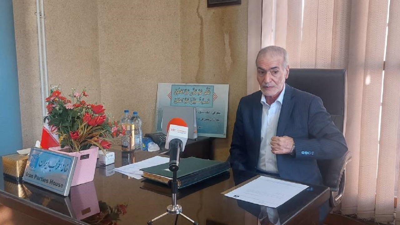 باید دلایل ردصلاحیت روحانی به او اطلاع داده می‌شد/ در کشور ما قدرت در دست حزب نیست/ جبهه پایداری با احمدی نژاد ارتباط دارد