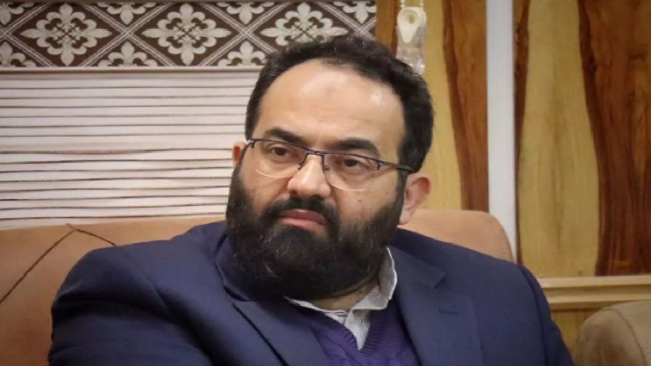 توجه به نظرات نخبگان از اصول مردمی سازی است