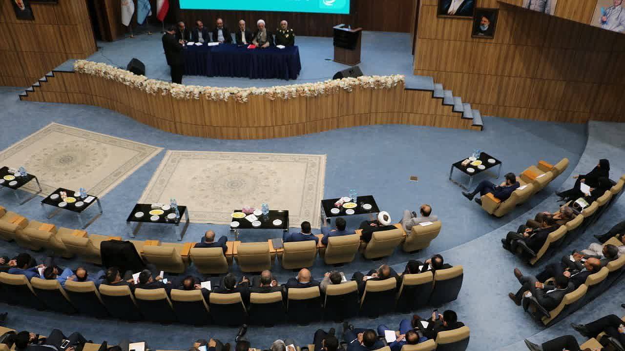 پرداخت تسهیلات بانکی برای تبلیغات انتخاباتی، خلاف واقعیت است 