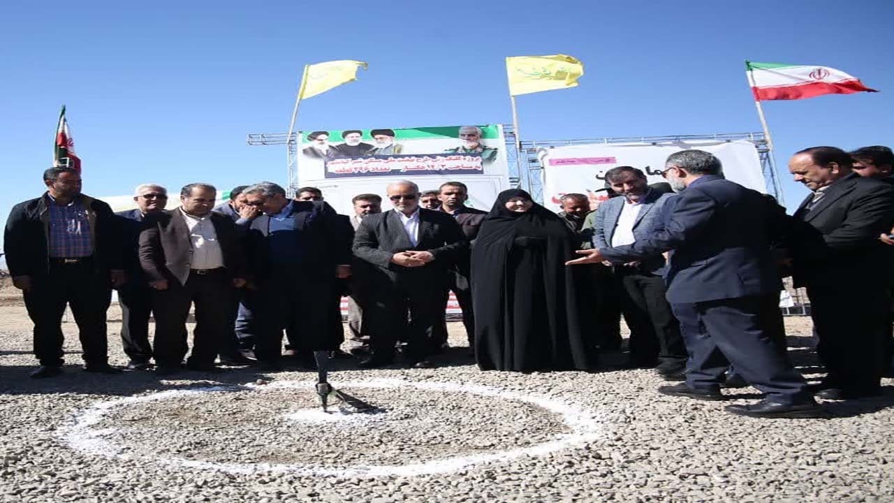 کلنگ‌زنی و واگذاری بیش از یک هزار قطعه زمین در کوهبنان