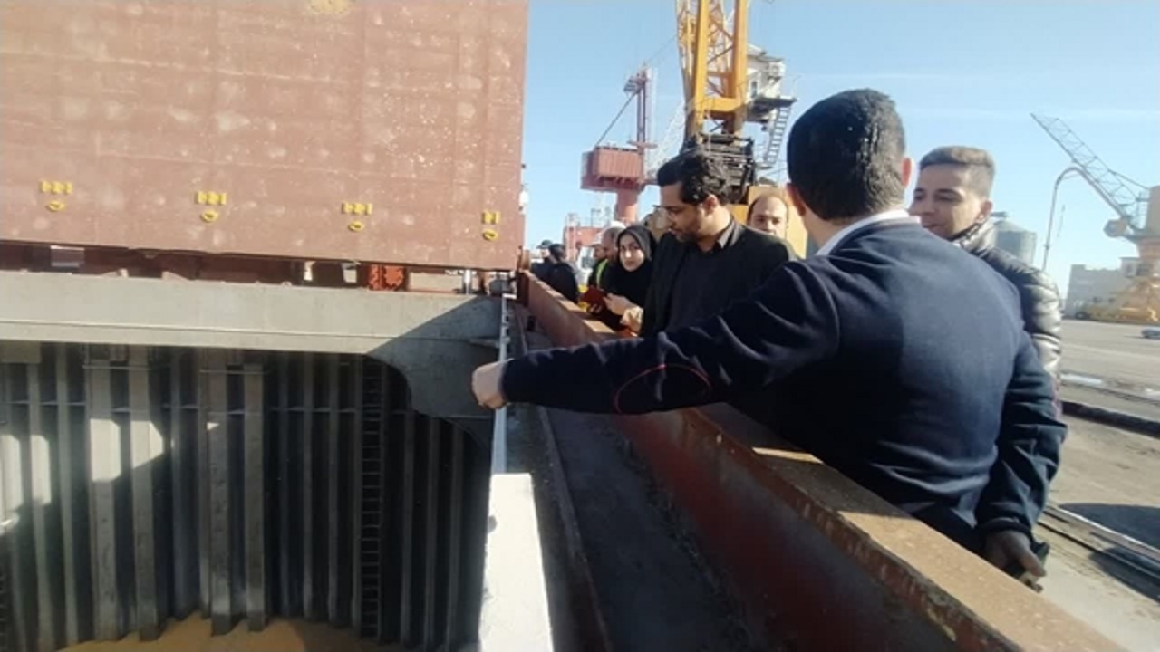 دامپزشکی مانع تخلیه بیش از ۲۷۰ تن ذرت آلوده بندر امیرآباد شد