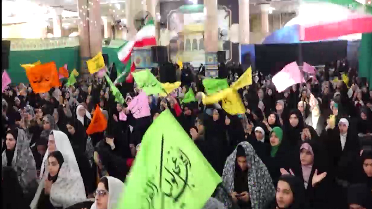 بیعت دوباره سه هزار دانشجو با امام زمان در مسجد مقدس جمکران +فیلم