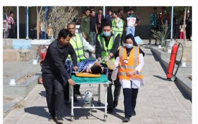 امداد رسانی اورژانس هوایی کرمان به مصدومان حادثه ترافیکی