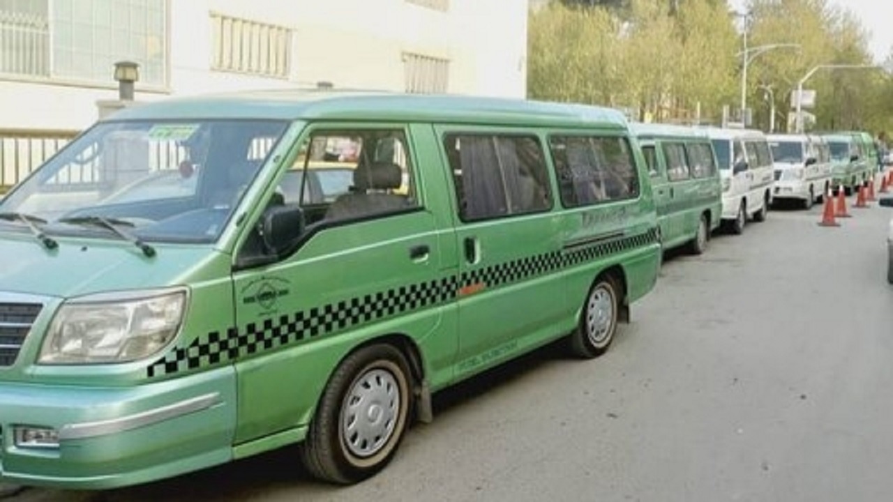 رانندگان تاکسی ون در انتظار اجرایی شدن طرح تعویض خودرو‌های فرسوده