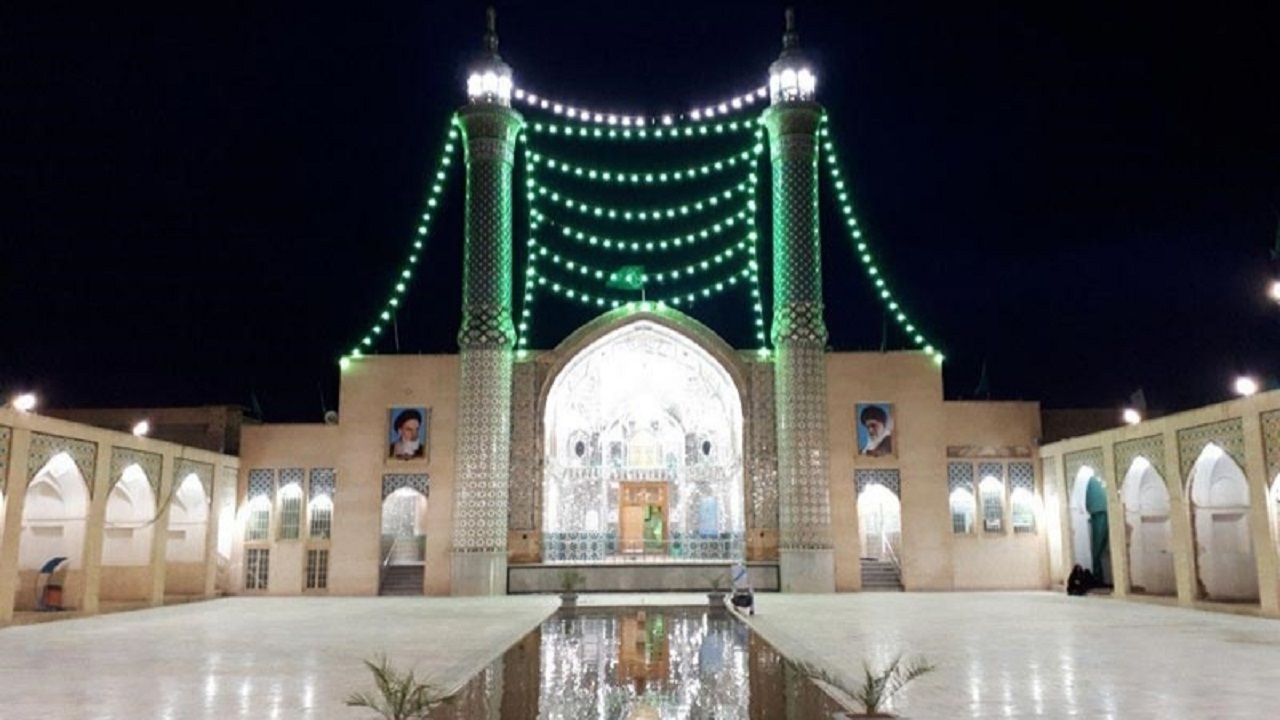 نمایی از آستان مقدس امامزاده هادی (ع) و زینب خاتون (س) در آران و بیدگل