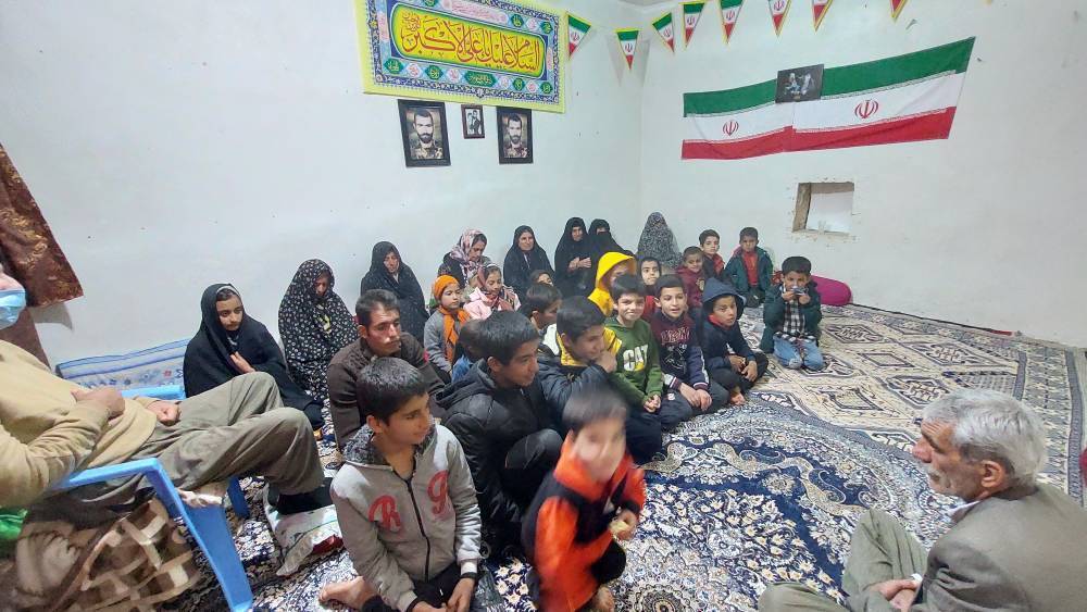 حضور کودکان در نشست انتخابات پرشور مجلس شورای اسلامی