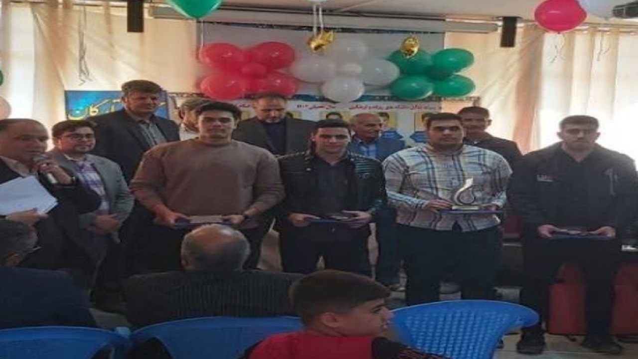 مراسم  جشن ستارگان دبیرستان ولایت روستای شاتور هرند از لنز دوربین شهروند خبرنگار