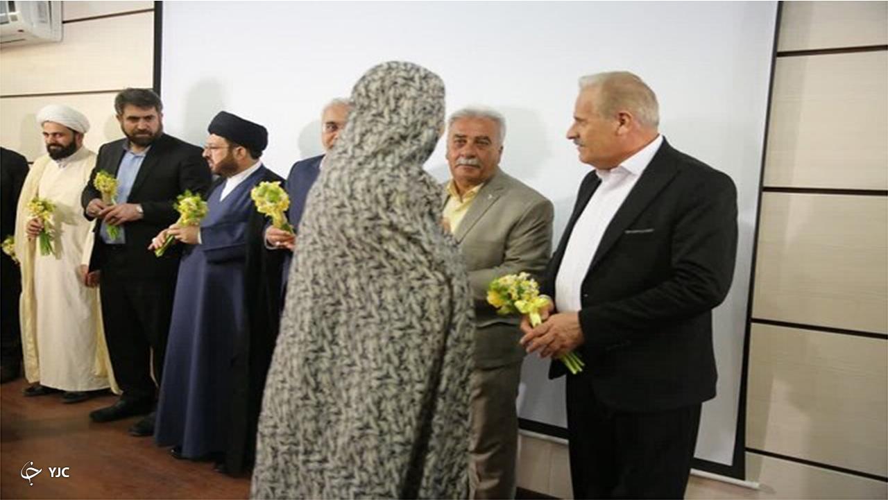 رهایی با عطر گل نرگس در شب نیمه شعبان/ آزادی ۴۲ زندانی جرائم غیرعمد