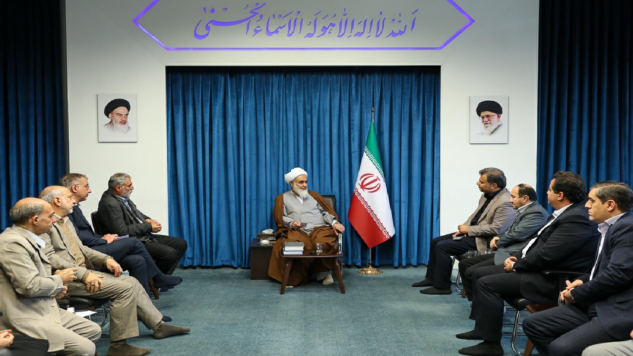 وکلا نسبت به مفاسدی نظیر زمین‌خواری واکنش سریع داشته باشند