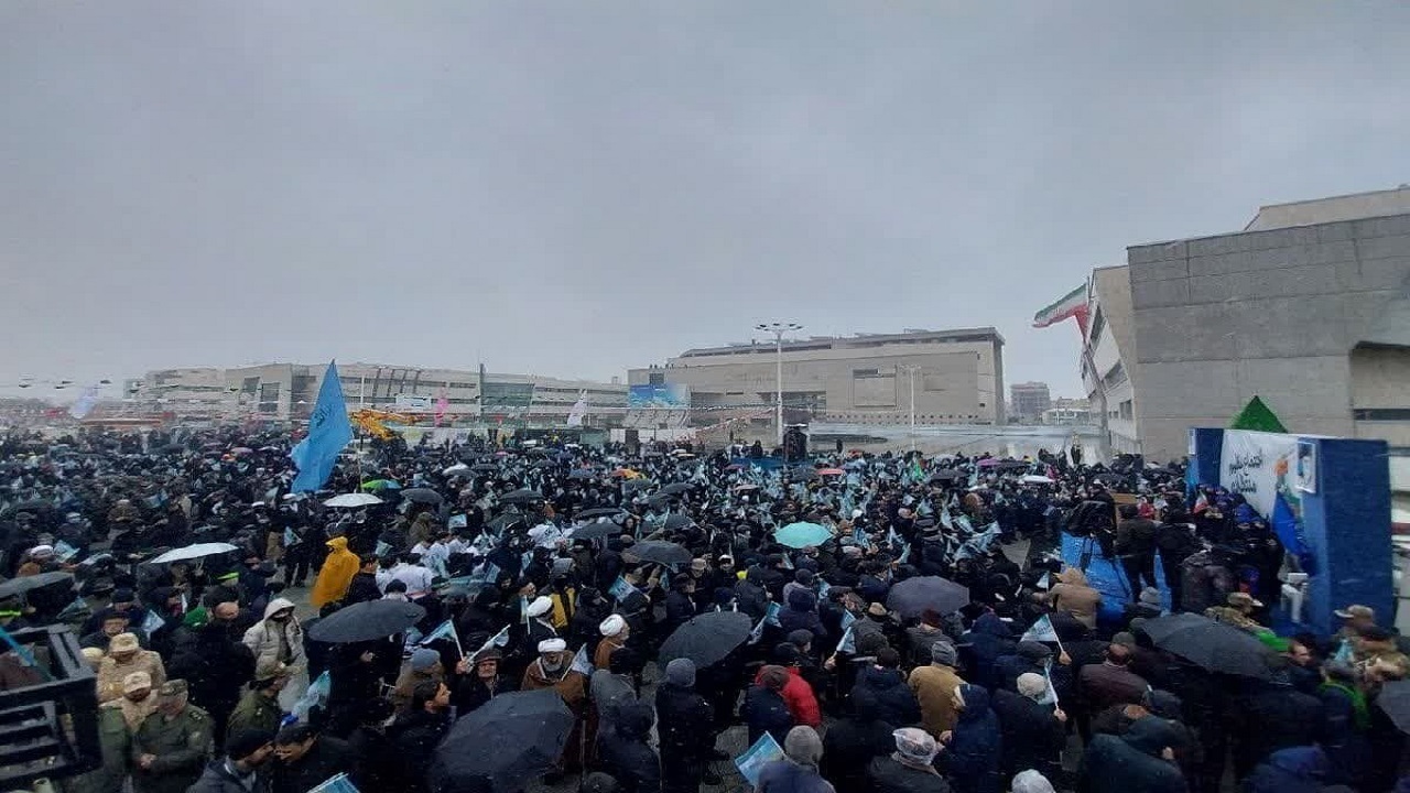 برف شادی آسمان بر سر منتظران