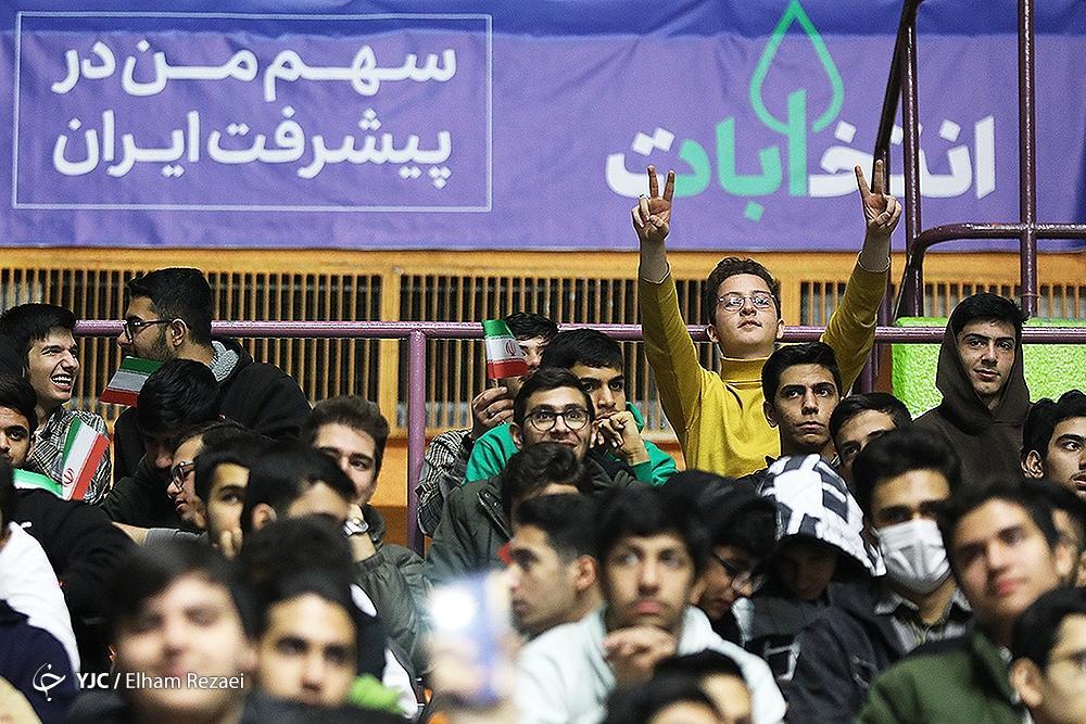 خط مقدمی که برای رای اولی ها ساخته شده است