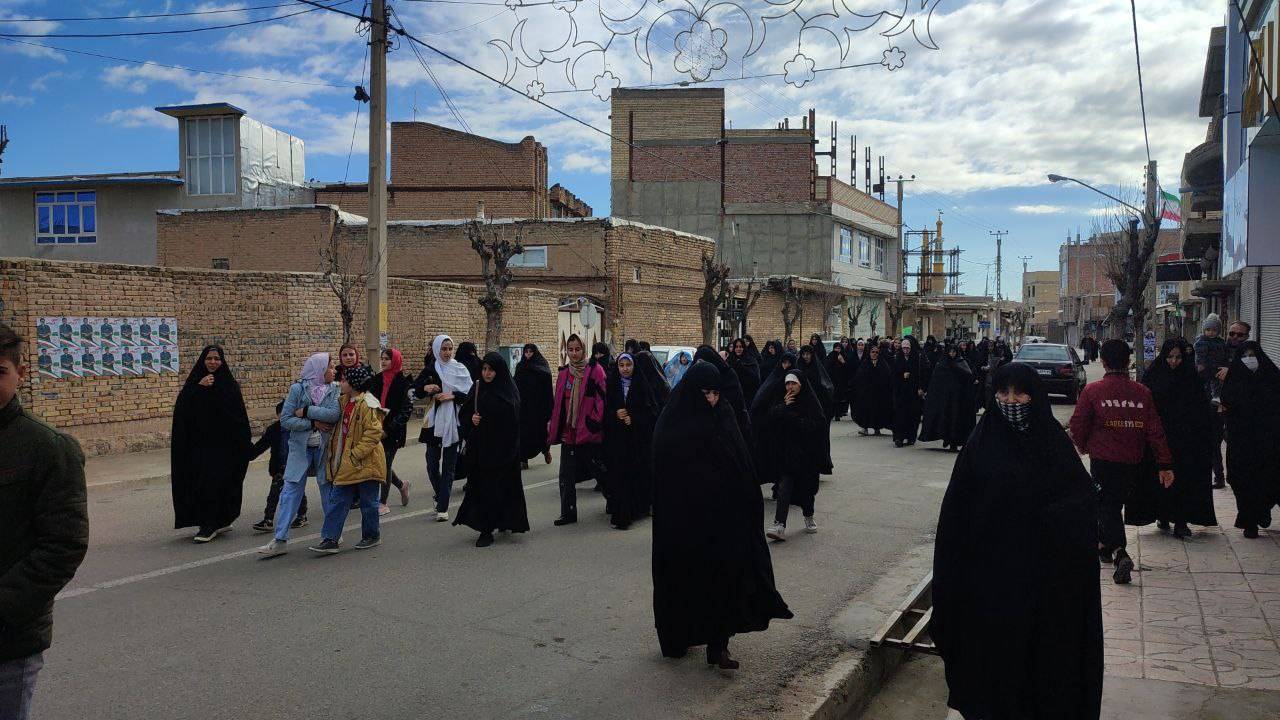حضور بانوان در مراسم پیاده روی