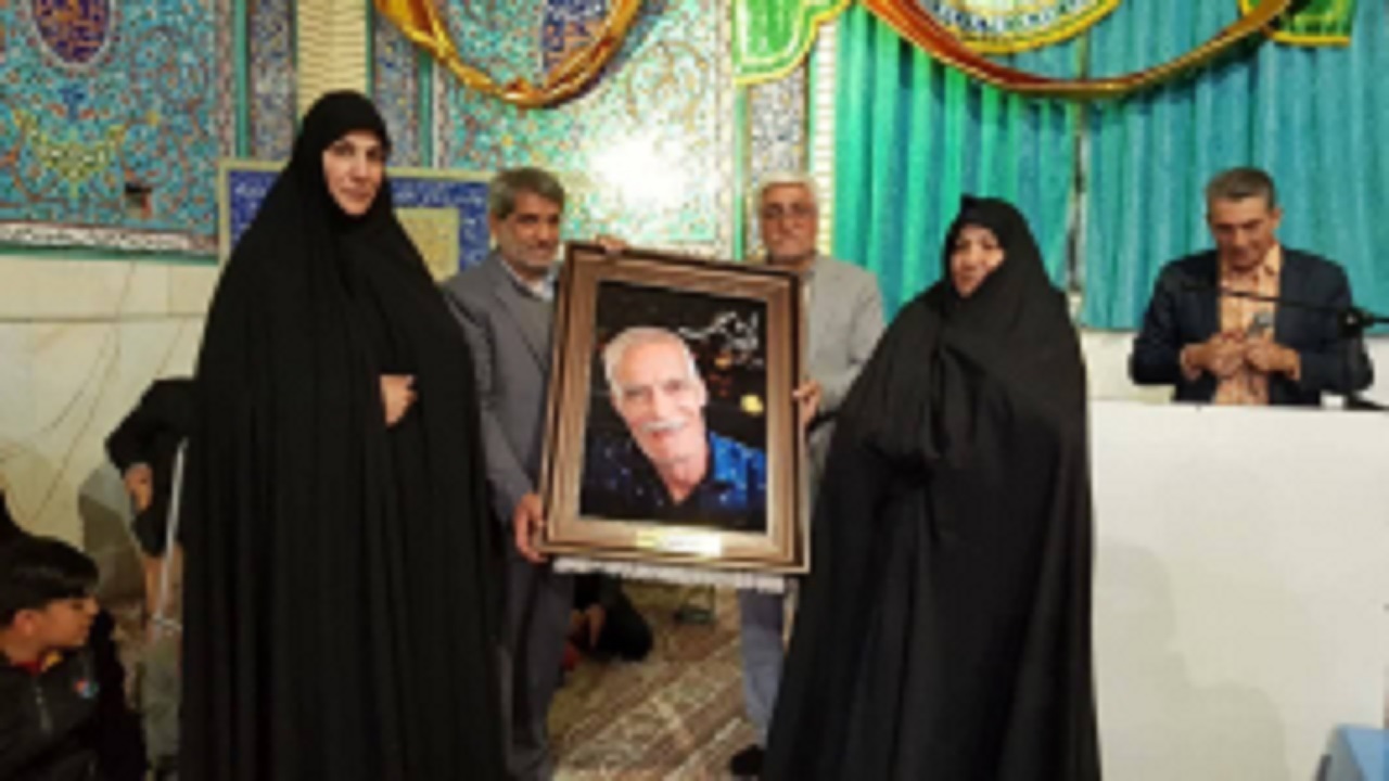 قدردانی از برگزیدگان آزمون انوار قدسی در روستای قهساره + فیلم