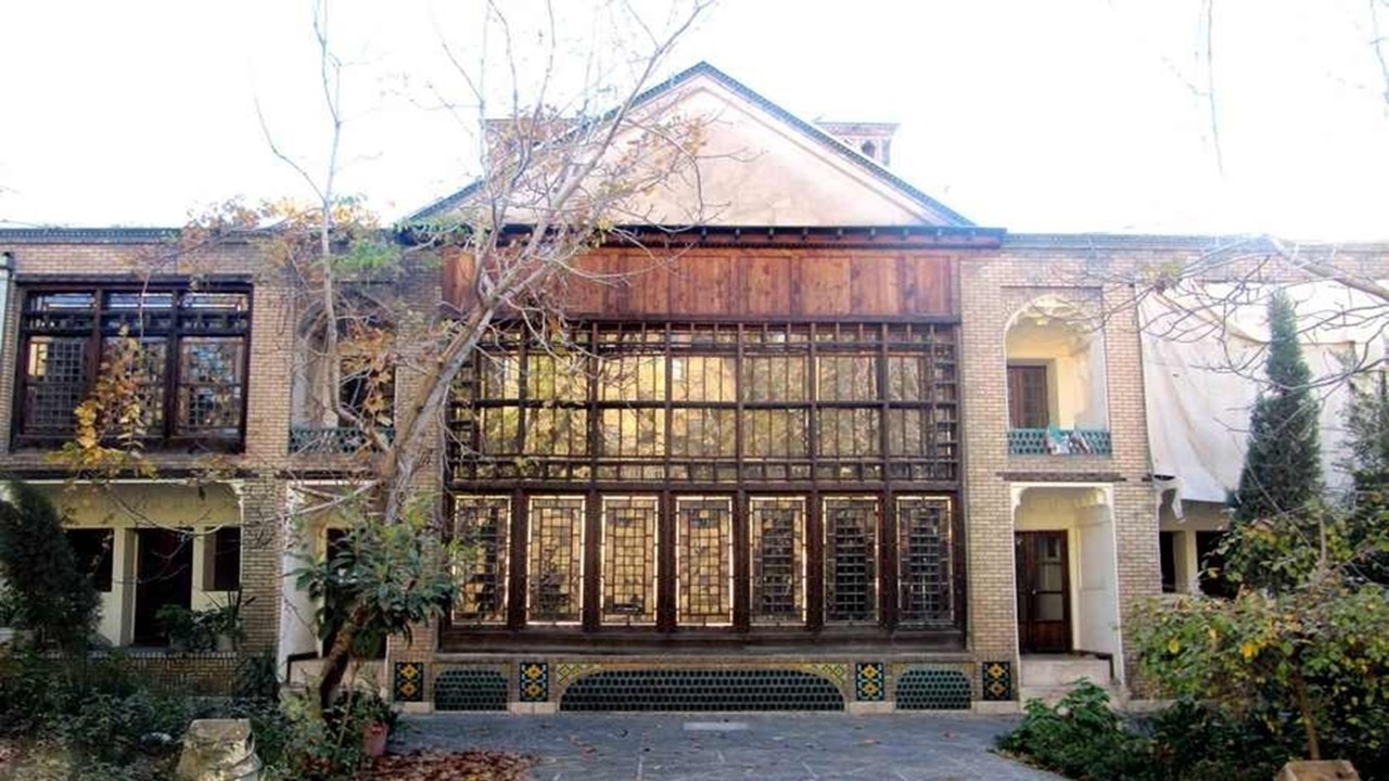 یکی‌از زیباترین خانه‌های تاریخی تهران، خانه وثوق الدوله در دل عودلاجان + فیلم