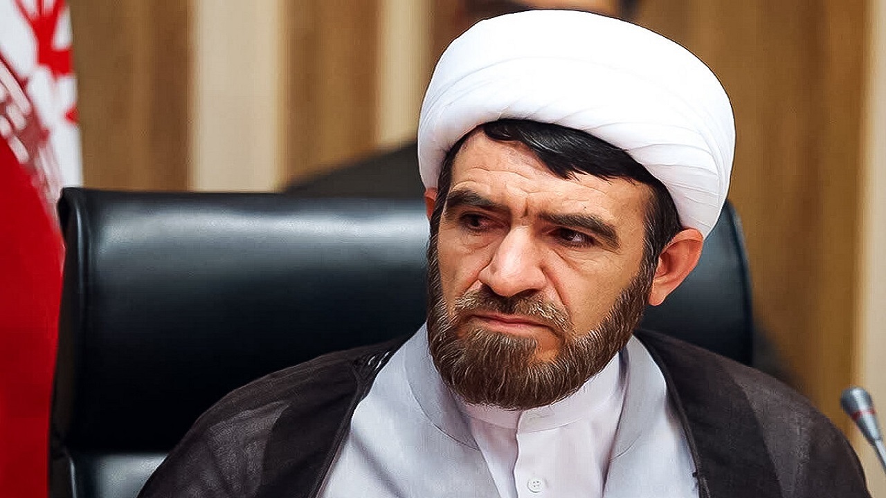 متهمان سند نمره کار خودرو‌های مسروقه در قم بازداشت شدند