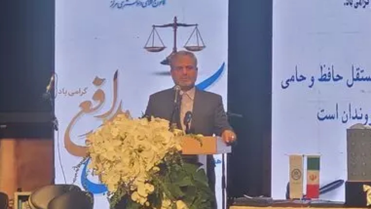 وکالت اجباری در دستگاه قضا نهادینه شود