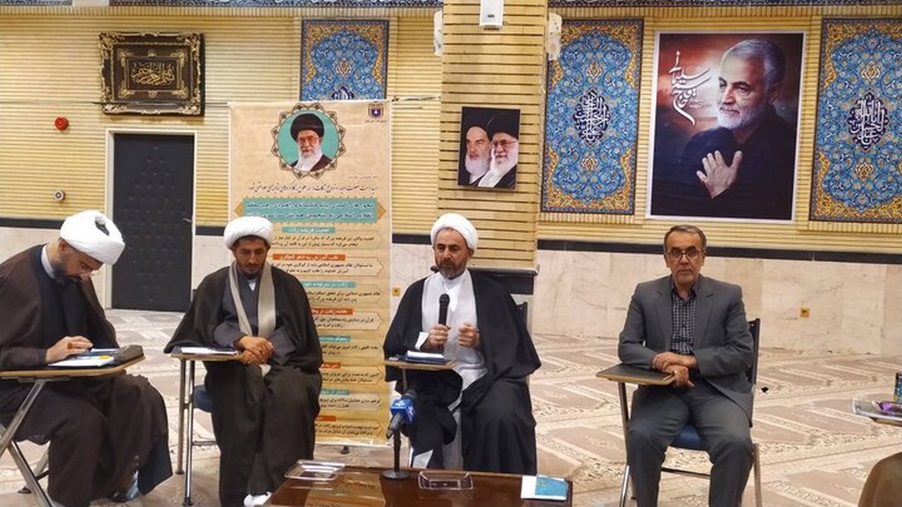 زکات باعث توسعه اقتصادی و رفع فقر از جامعه می‌شود