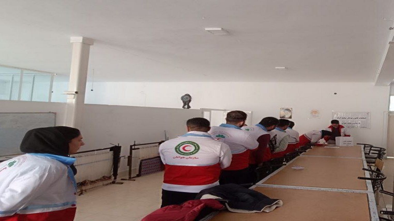 برگزاری انتخابات کانون آزاد جوانان هلال احمر در دهگلان + تصاویر