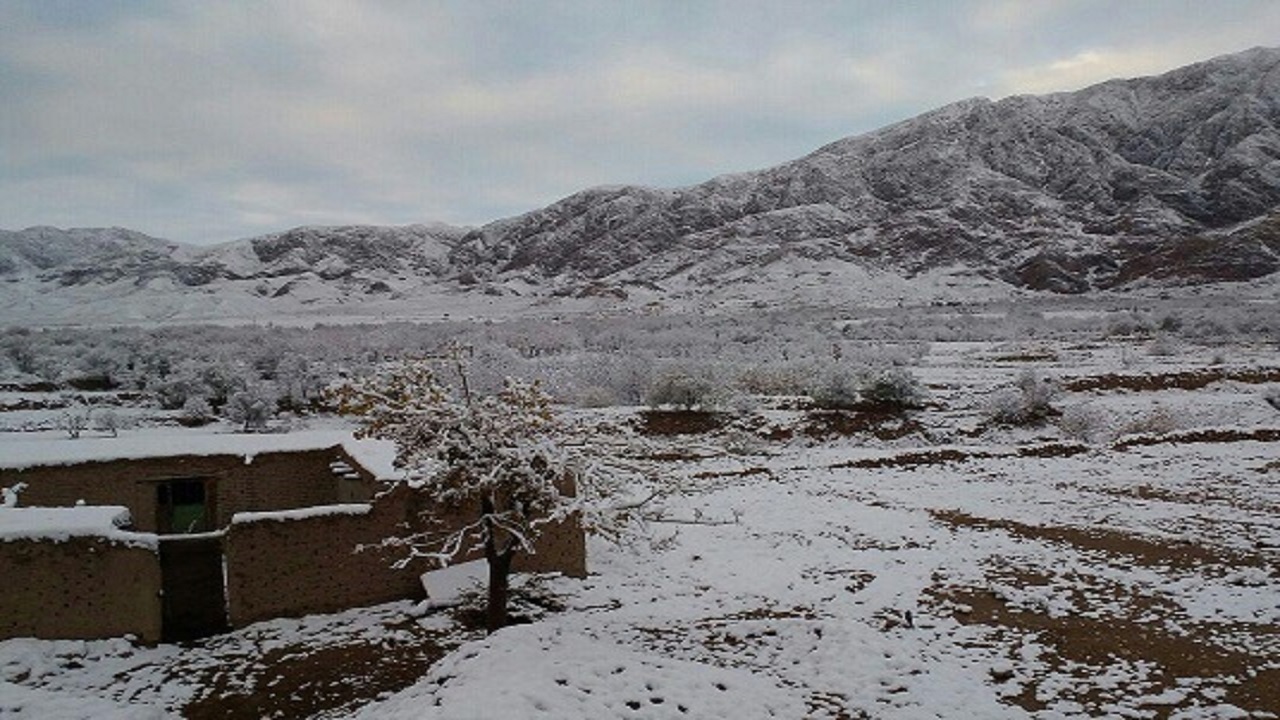 فیلمی از سفید پوش شدن روستای فندخت زیرکوه