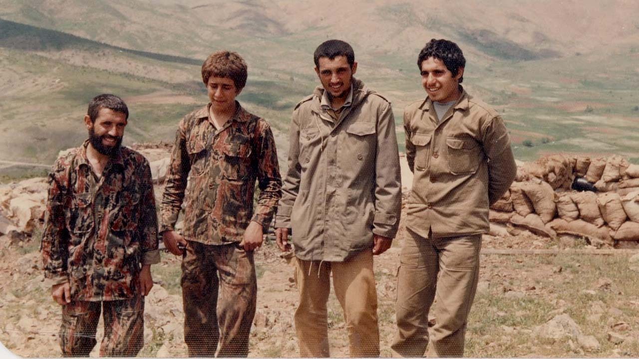 خودش را فدا کرد تا جان همرزمانش را نجات دهد