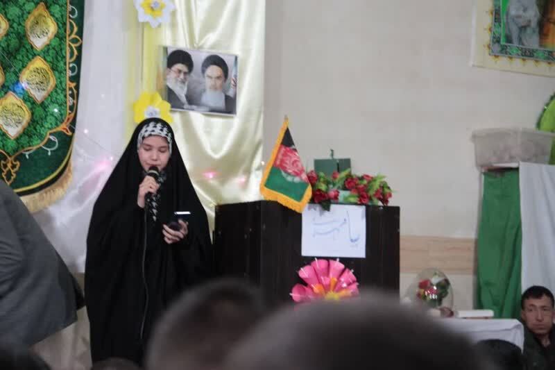 اجرای دختر نوجوان