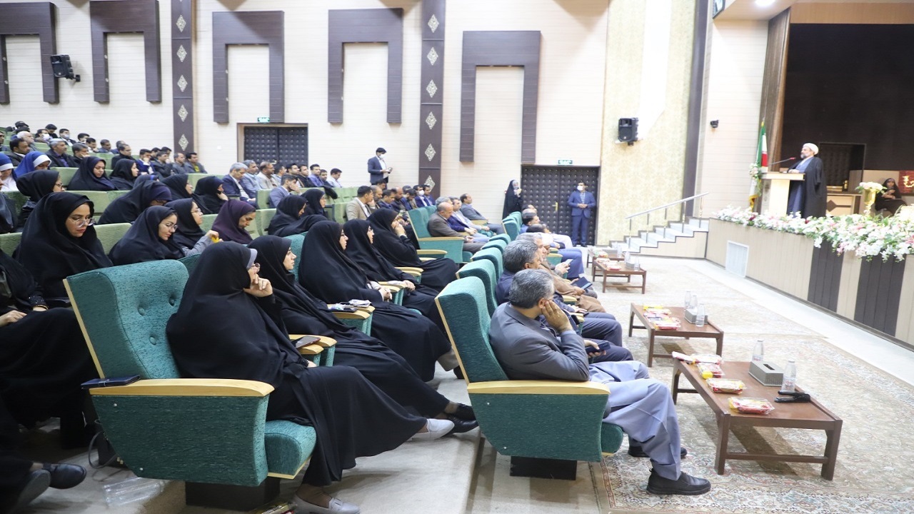 رسالت مهم معلمان تربیت نسلی فهیم، مومن، کارآمد و متعهد است
