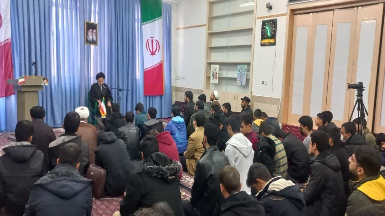 انتخابات تکلیف و وظیفه دینی هر ایرانی است