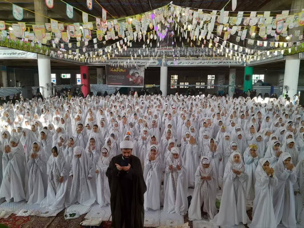 برگزاری جشن تکلیف ۱۰۰۰ دانش آموز دلفانی