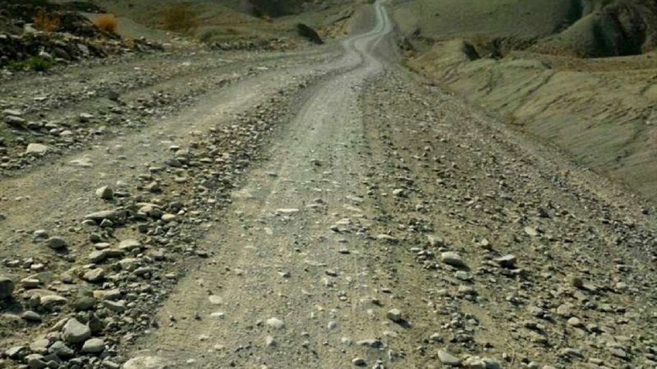 بازگشایی مسیر ارتباطی هشت روستای دیناران شهرستان اردل