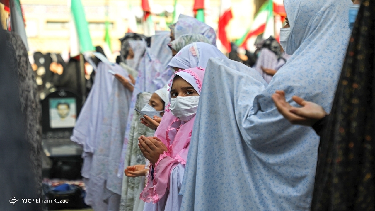 «زیر دستان بارانیت» و «شُکرانه» ویژه برنامه عید سعید فطر رادیو جوان