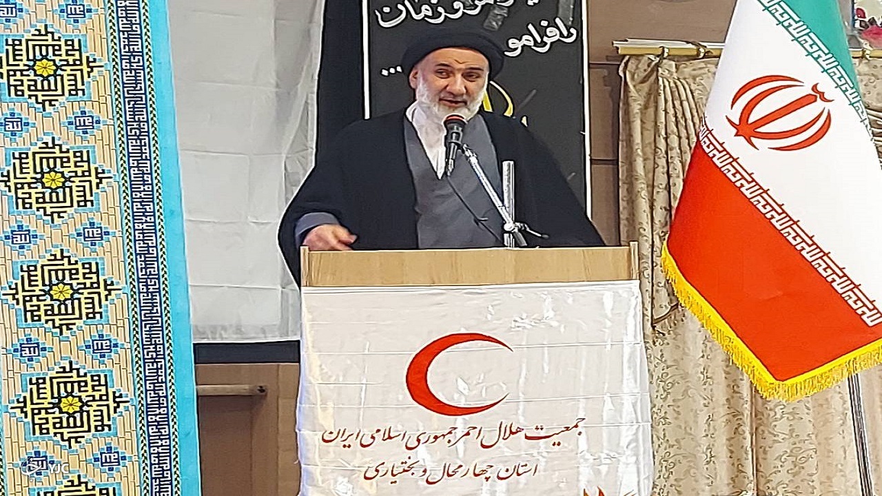حافظان قرآن باید در خط مقدم جهاد تبیین باشند