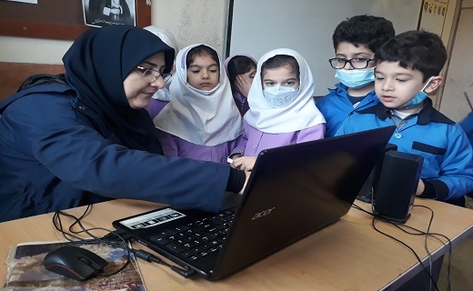 انتخاب ۲ فرهنگی گیلانی به عنوان معلم نمونه کشوری