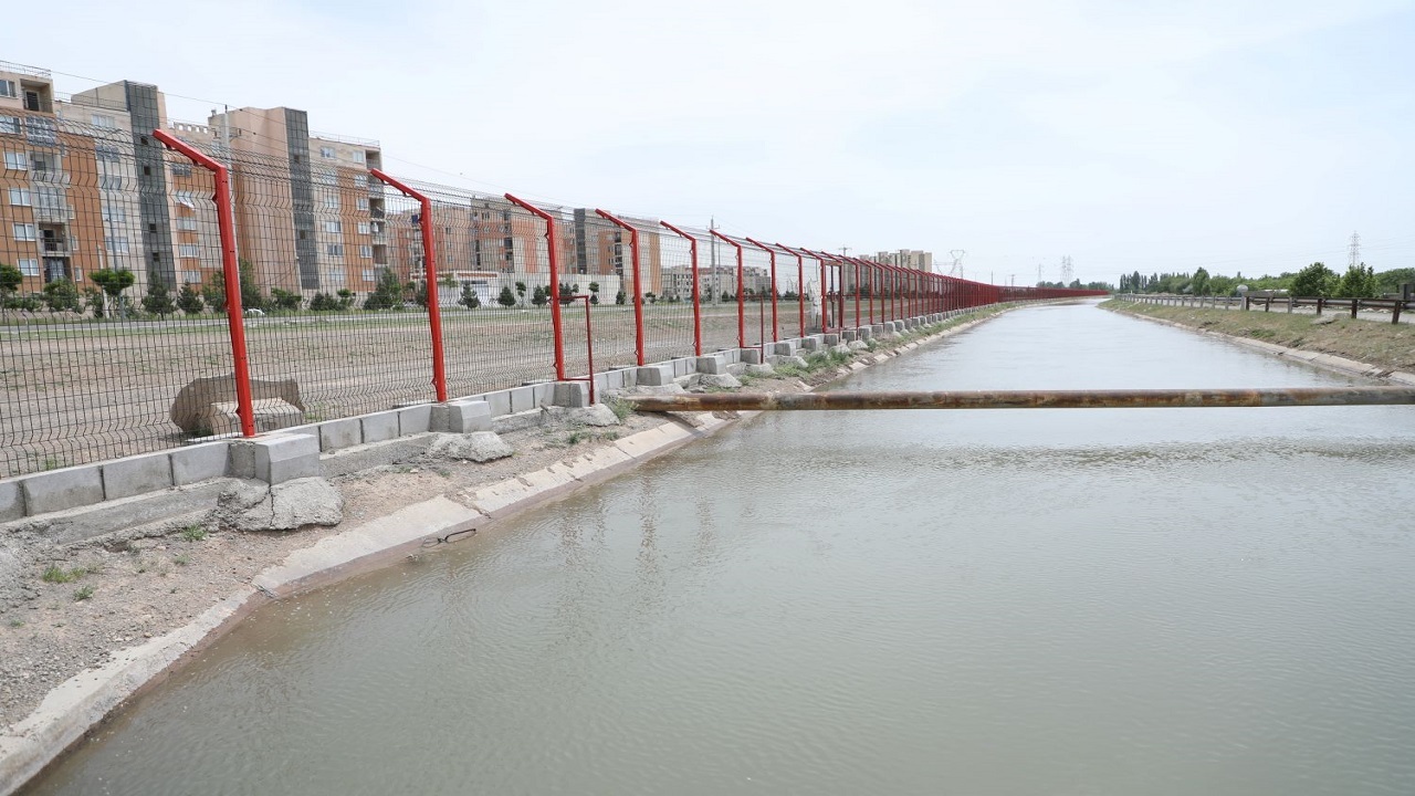 رها سازی آب سد طالقان در کانال آبیاری دشت قزوین