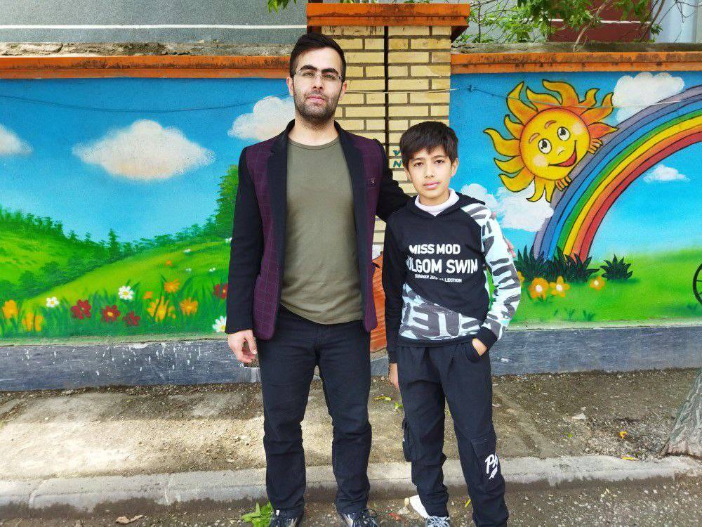 عکس یادگاری در مدرسه عکس یادگاری در مدرسه