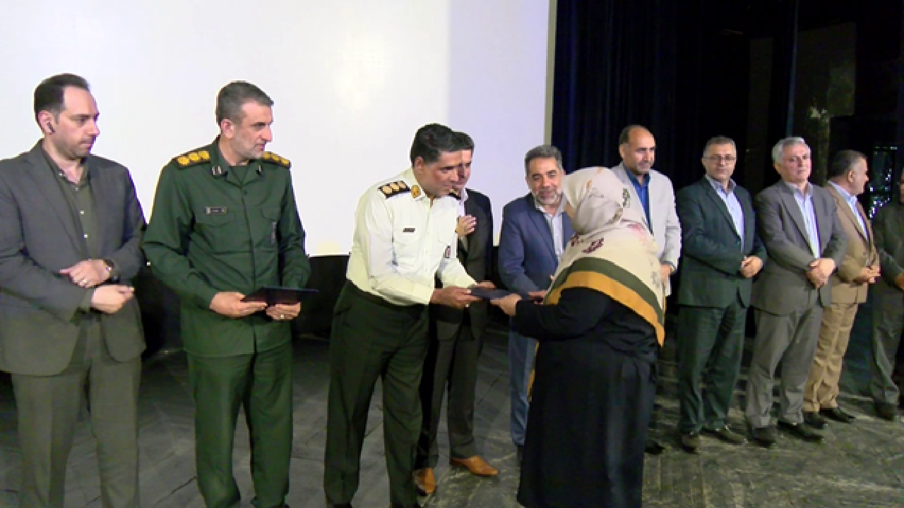 تجلیل از ۵۰ کارفرما و کارگر نمونه در رودسر